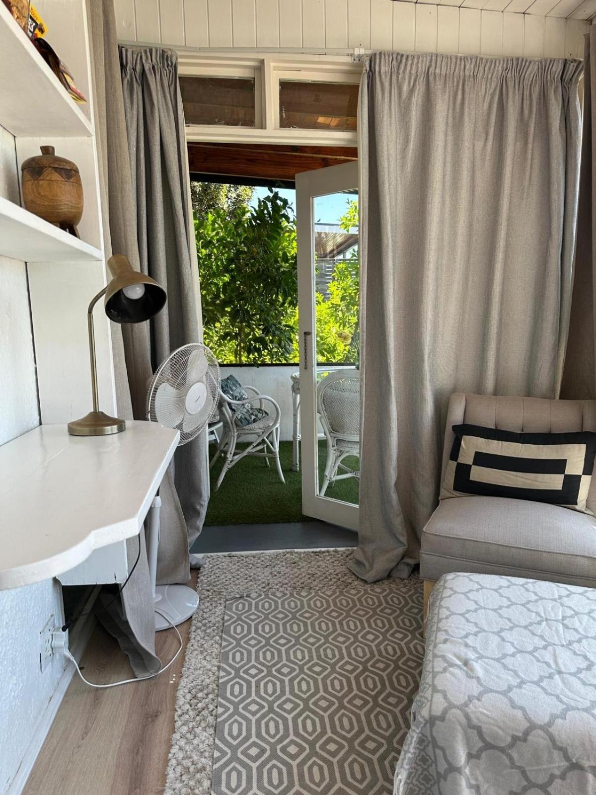 Independent Quaint Flat, Close To Beach Κέιπ Τάουν Εξωτερικό φωτογραφία